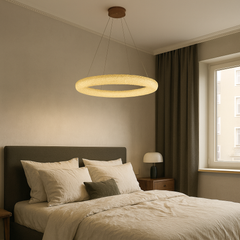 Candelabru LED rotund auriu Ø500 mm cu cristale si telecomanda, iluminare calda decorativa in dormitor elegant.