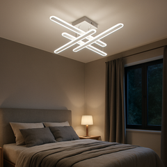 Lustra LED moderna 73030/4 alb mat, cu telecomanda si lumina 3000–6500K, montata intr-un dormitor cozy si bine iluminat.