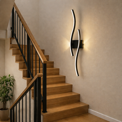 Aplica LED LUBAN Curve cu design curbat, iluminare sigura si ambientala pentru casa scarilor