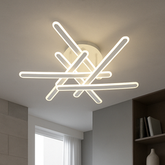 Lustra LED 73030/6WH+CR cu brate suprapuse, alb mat si lumină reglabila, iluminand un living modern, controlata prin telecomanda.