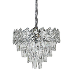 Candelabru rotund din cristal argintiu Ø400 mm, reflexii puternice si iluminare eleganta intr-un hol larg