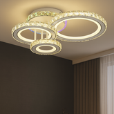 Lustra LED 19375/4WH 134W cu lumina reglabila si telecomanda, ideala pentru livinguri moderne unde se doreste iluminare puternica si eleganta.