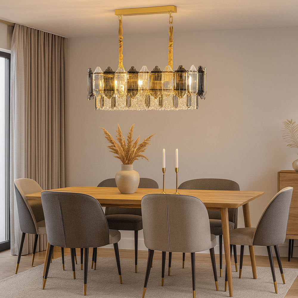 Candelabru dreptunghiular auriu cu 12 surse, adaugand rafinament si lumina uniforma unei zone de dining mari si elegante.