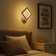 Aplica LED LUBAN Diamond 34W, design romboidal alb, montata in dormitor modern, lumina reglabila pentru accente elegante