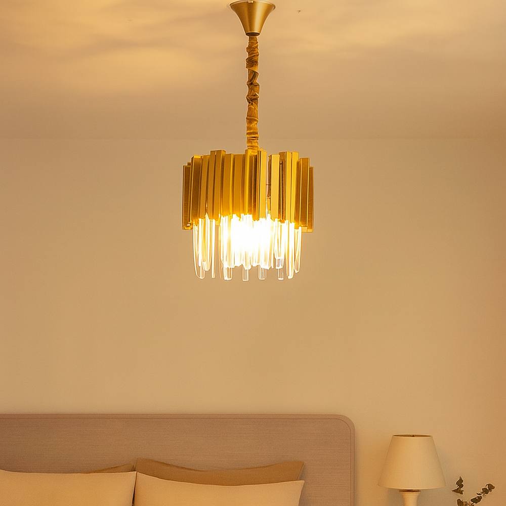 Candelabru auriu mat rotund cu cristale, 3 surse E27, design elegant pentru dormitor luminos si ambient rafinat.