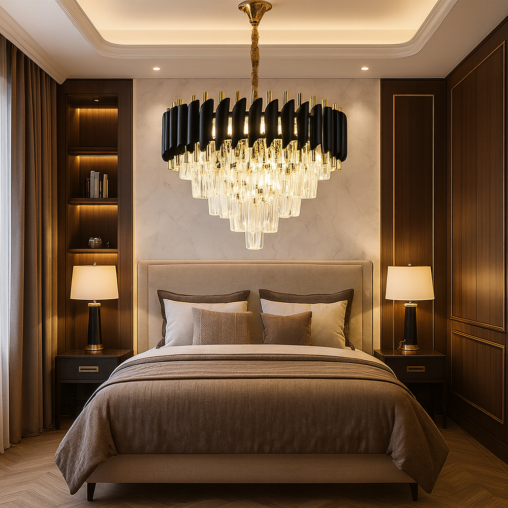 Candelabru compact rotund negru-auriu, cu cristale, iluminand elegant un dormitor modern cu atmosfera calda.