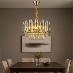 Candelabru rotund cu cristale Ø500 mm, 8xE27, decorand o zona de dining spatioasa, oferind lumina eleganta si atmosfera premium.