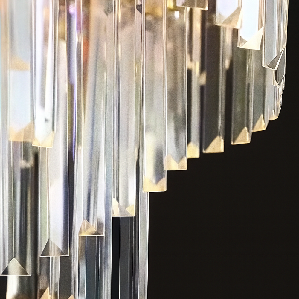 Candelabru auriu modern cu 5 surse E27 si elemente transparente creeaza in dormitor o lumina ambientala eleganta si relaxanta.