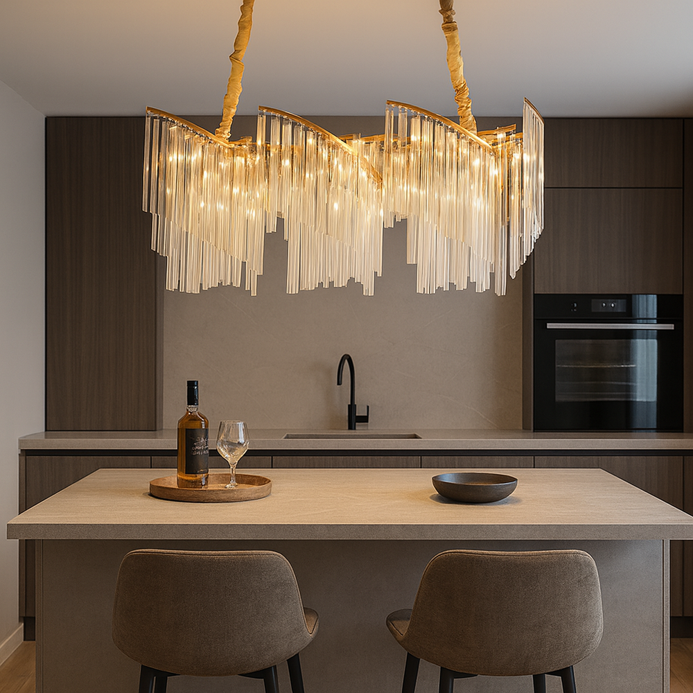 Candelabru dreptunghiular auriu 800×300 mm cu 9 socluri E27, montat in bucatarie moderna, iluminare decorativa stil industrial, finisaj auriu elegant