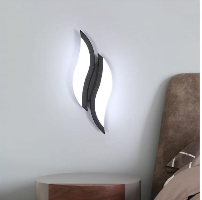 Aplica LED sferica LUBAN Orb Ø290mm, montata pe perete in dormitor modern, lumina reglabila 20W uniforma