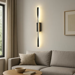 Aplica LED LUBAN Twist verticala rasucita, finisaj negru mat, iluminare ambientala moderna pentru living contemporan